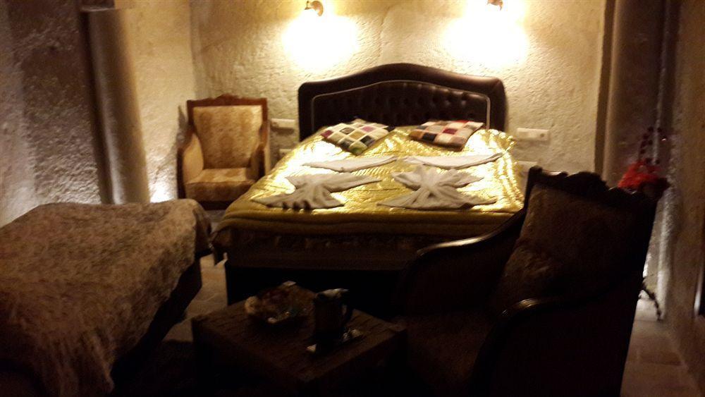 Hotel Castle Cave
