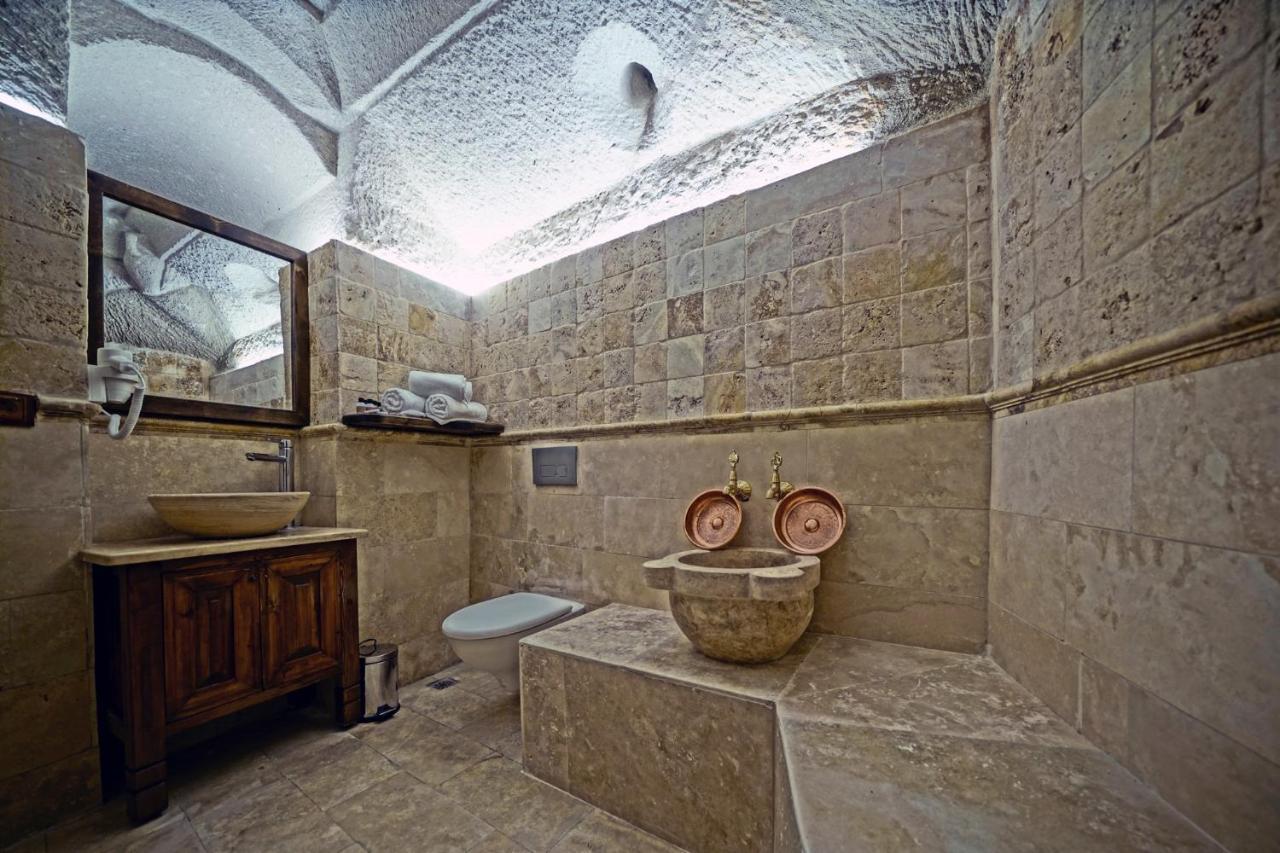 Castle Cave Hotel 2*