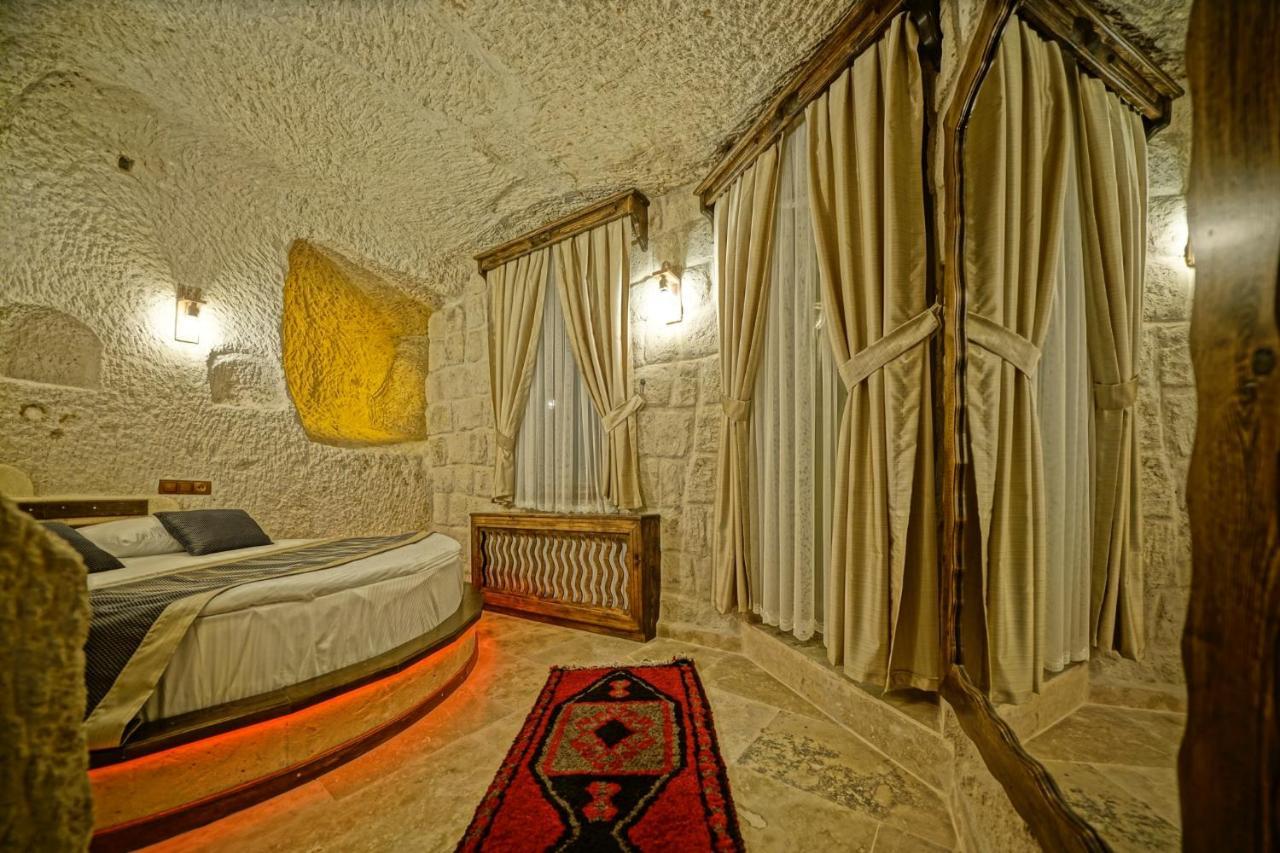 Готель Castle Cave