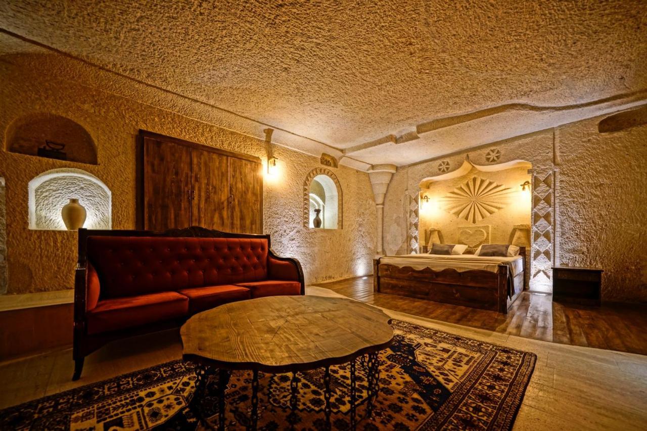 Hotel Castle Cave