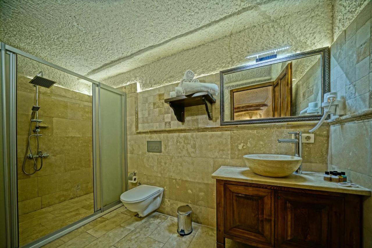 Castle Cave גורמה