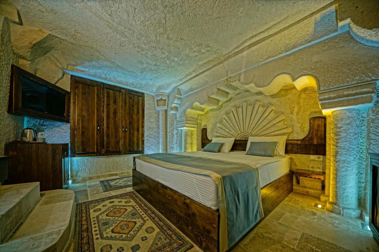 Hotel Castle Cave