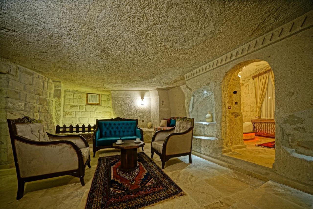 Castle Cave 2*