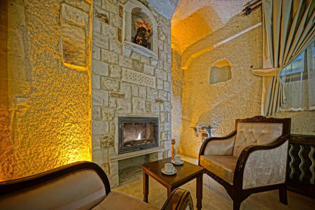 Castle Cave 2*